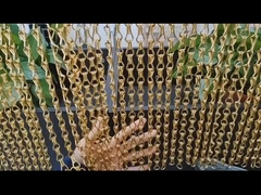 Metalen gordijn met ketting met blauwe haak