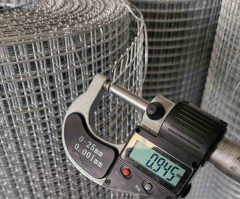 2.5-25cm gat 1 2 gegalvaniseerd gelast draadnet Met 1mm-10mm Diameter 0,4-2m Breedtebereik