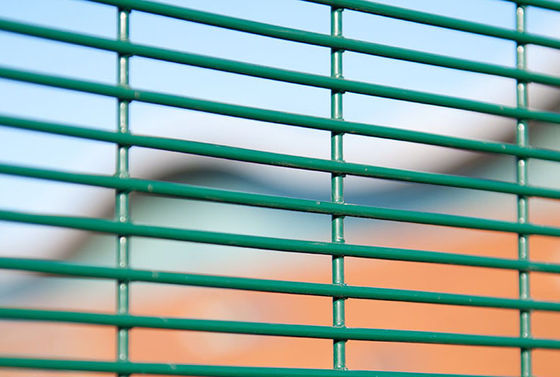 Groene 358 Anti beklimmen Mesh Galfan 358 Mesh Fencing For Higher Level-Veiligheid