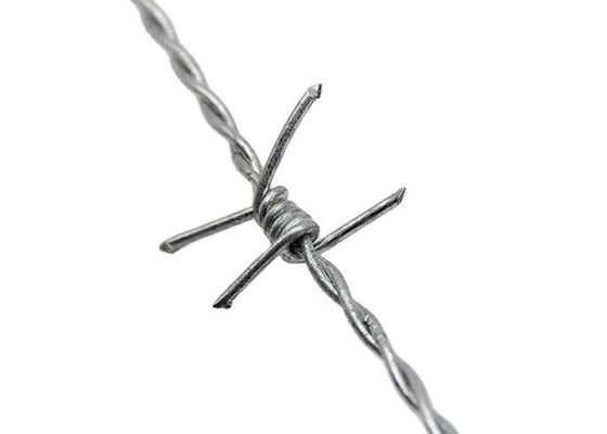 1.4mm tot 2mm Dubbele Draaiprikkeldraad Gegalvaniseerde Oppervlakte