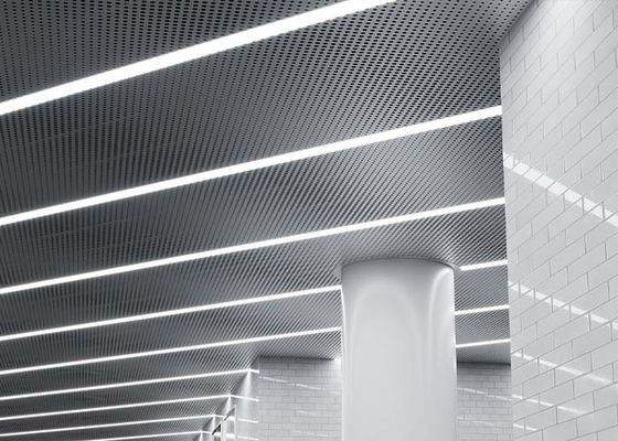De Vlotte en Monolithische Verschijning van het geperforeerde Metaalplafond – voor pasten of Nieuwe Bouw retroactief aan