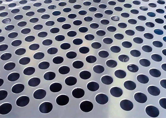 Duurzame sterke structuur Titanium geperforeerd metaal in de industrie decoratie ventilatie