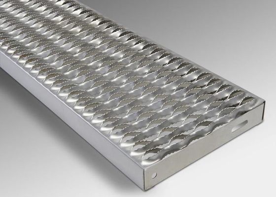 Geperst anti-slip trappen Trappen om de veiligheid te garanderen