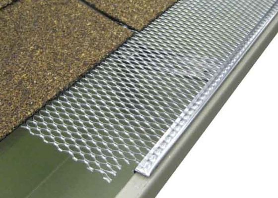 Aluminium-uitgebreide metalen gootbescherming voorkomt dat de goot verstopt raakt