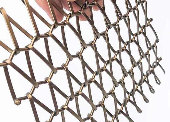 Metalen transportband - Modieus als gevel van een gebouw