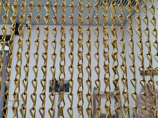 Metalen gordijn met ketting met blauwe haak