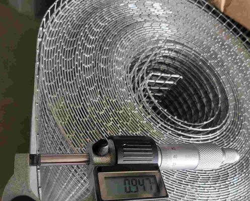 2.5-25cm gat gegalvaniseerd gelast draad mesh panelen 1 12 inch door 1 inch